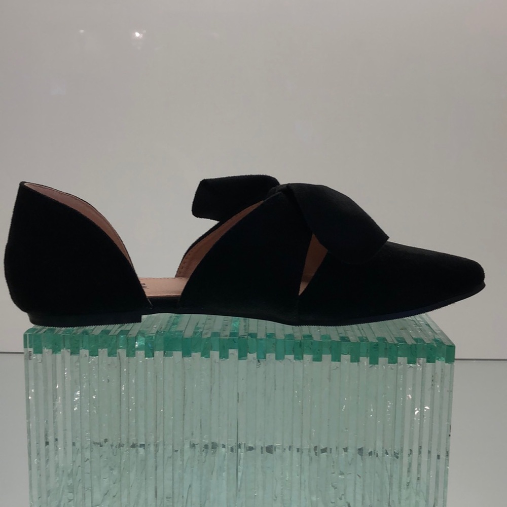 Black Bow Flat